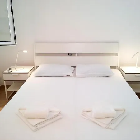 Apartamento - Comfort One Bedroom E9 *