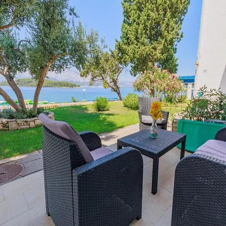 - Comfort One Bedroom E9